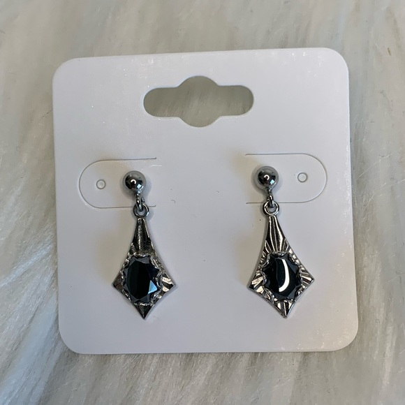 no brand Jewelry - Elegant Silver and Black Drop Earrings
